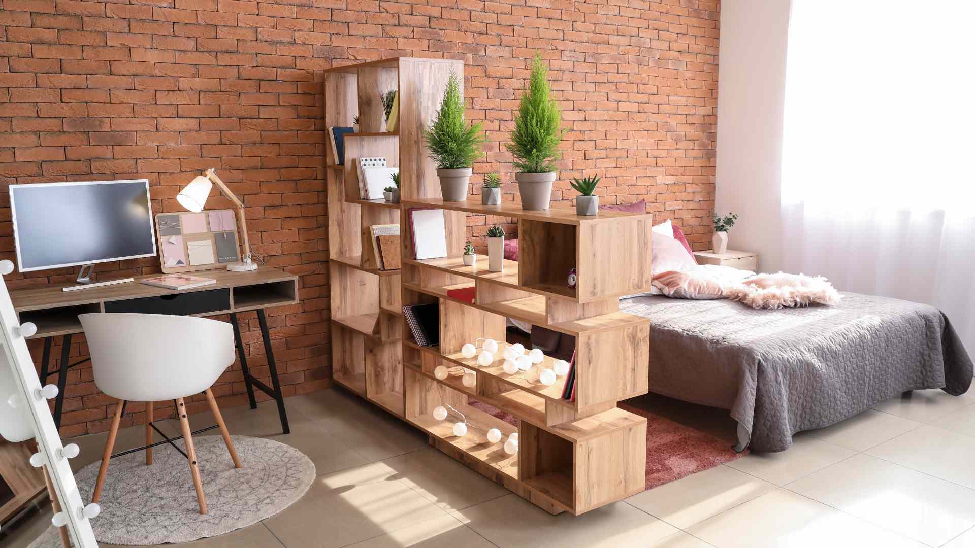 Monolocale con letto e scrivania